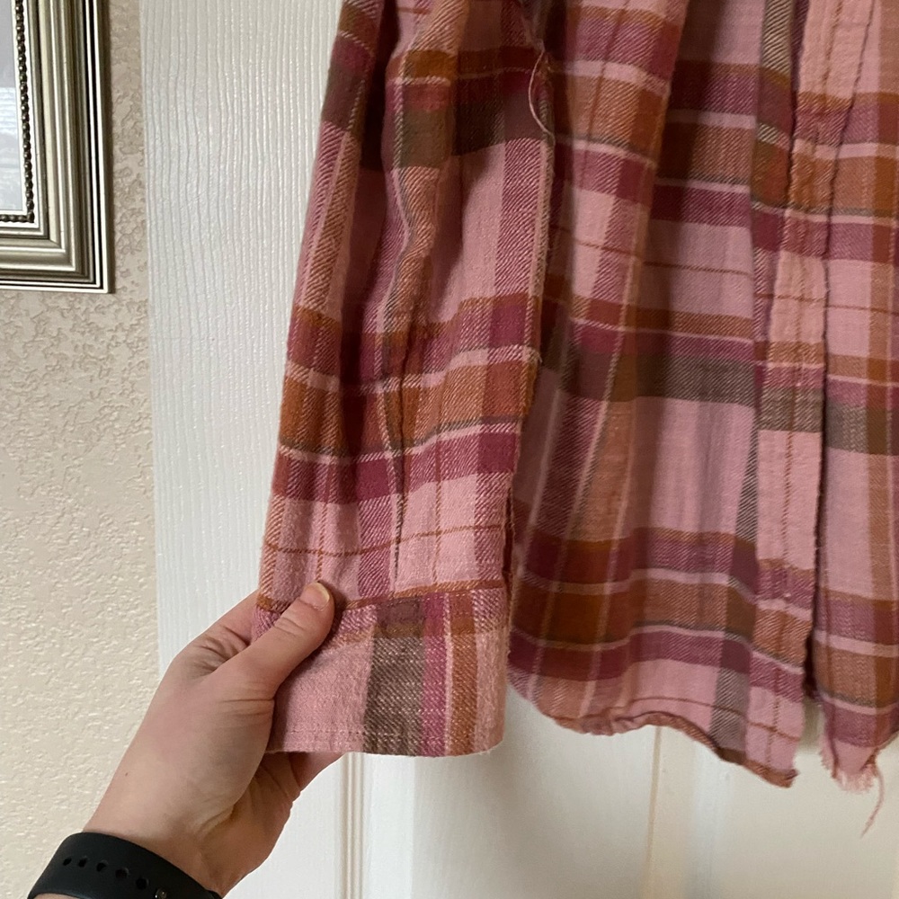 CLEAR OUT PRICE! American Eagle distressed flannel - Picture 3 of 8